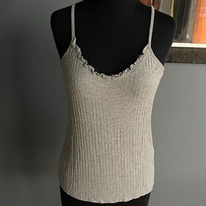 Hem & Thread gray ribbed ruffle neckline adjustable strap stretch tank. Medium